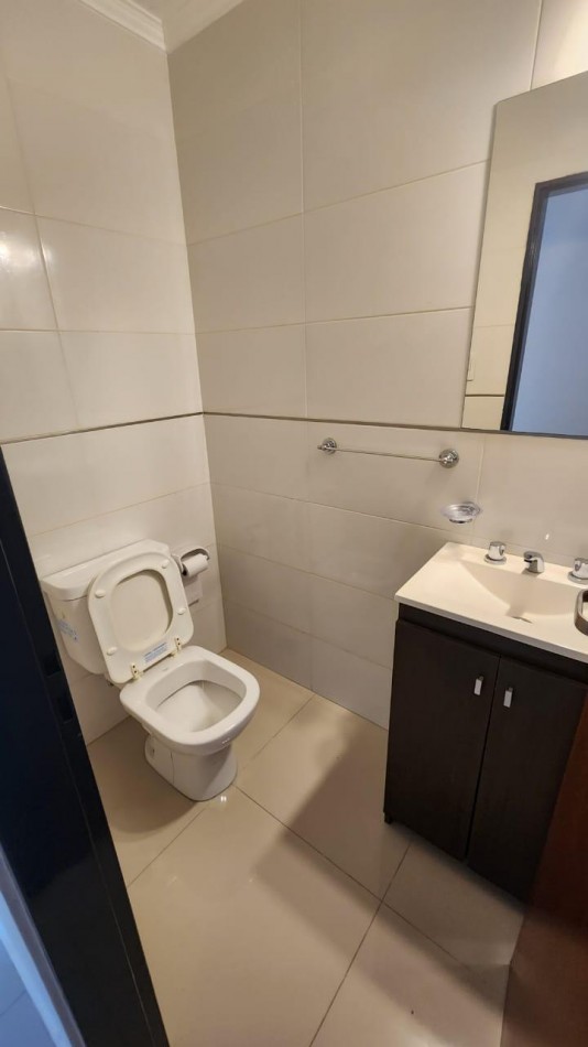 SE VENDE SEMI PISO EN ZONA PARQUE