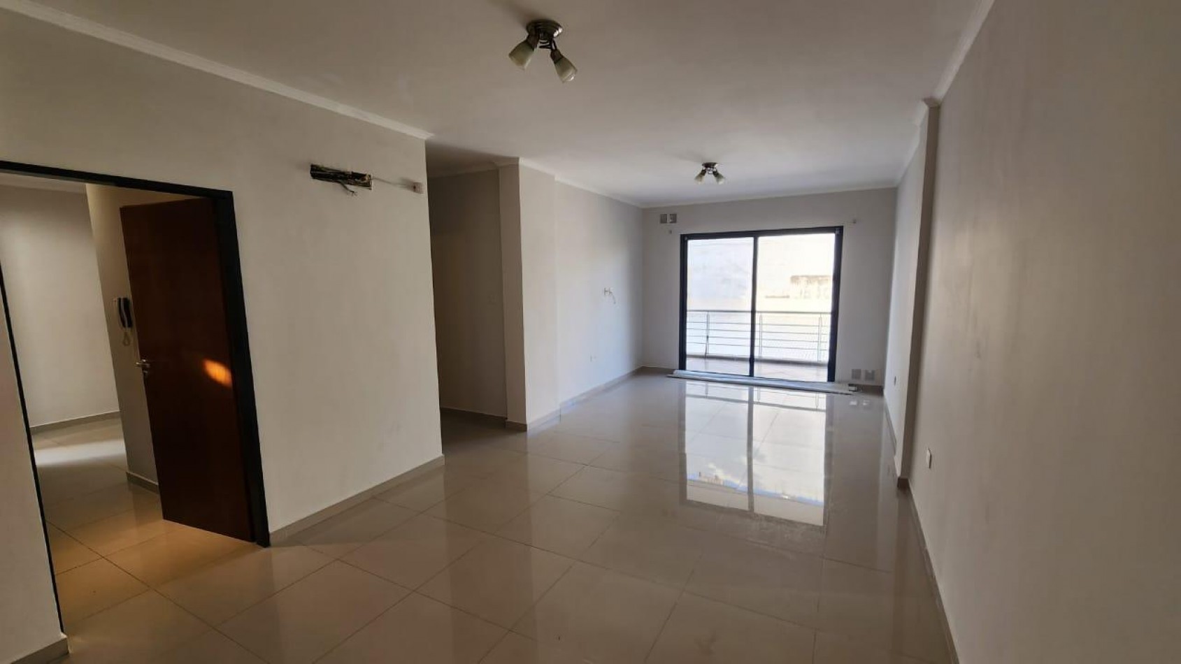 SE VENDE SEMI PISO EN ZONA PARQUE