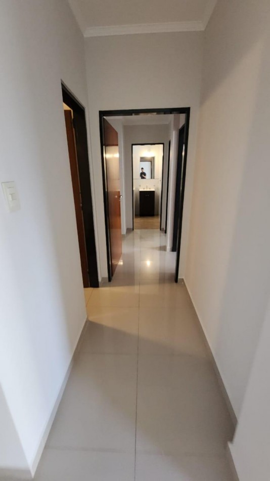 SE VENDE SEMI PISO EN ZONA PARQUE