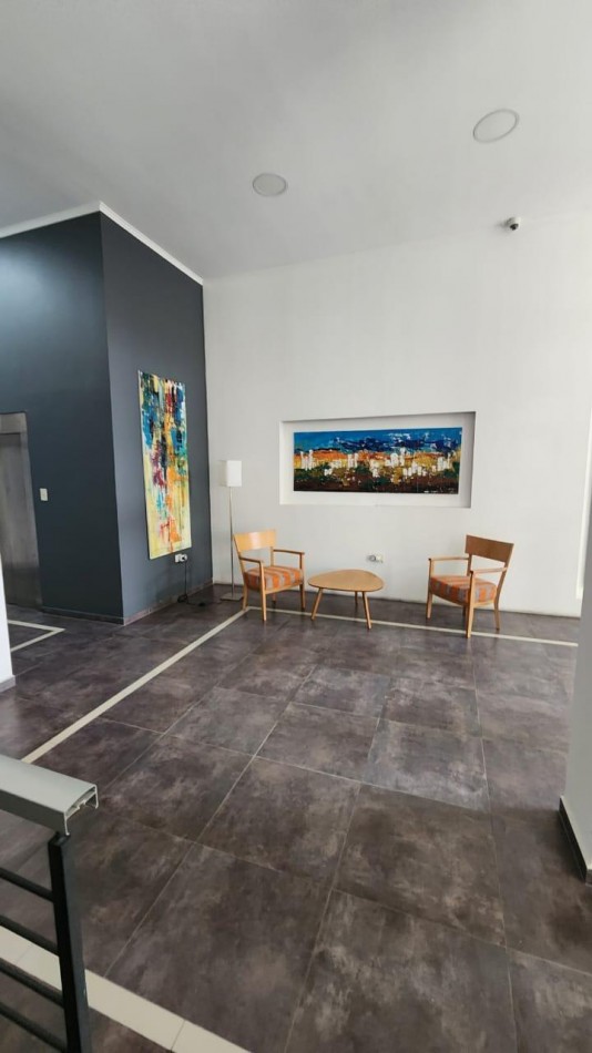 SE VENDE SEMI PISO EN ZONA PARQUE