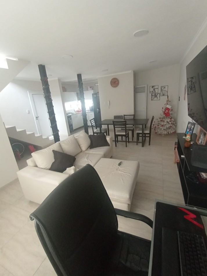 SE VENDE MODERNO DUPLEX 