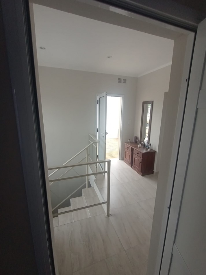 SE VENDE MODERNO DUPLEX 