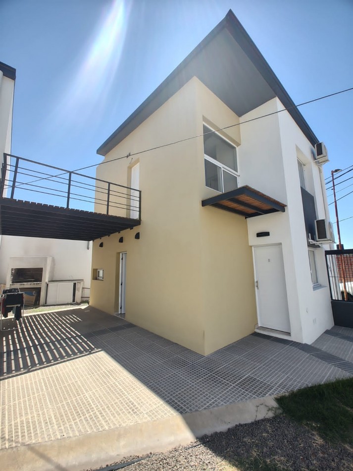 SE VENDE MODERNO DUPLEX 