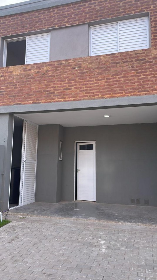 SE VENDE DUPLEX A ESTRENAR 