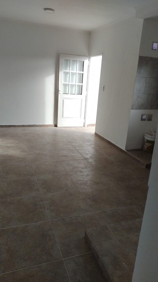 SE VENDE MODERNA CASA EN ALTOS DEL PARACAO - SE ESCUCHAN OFERTAS