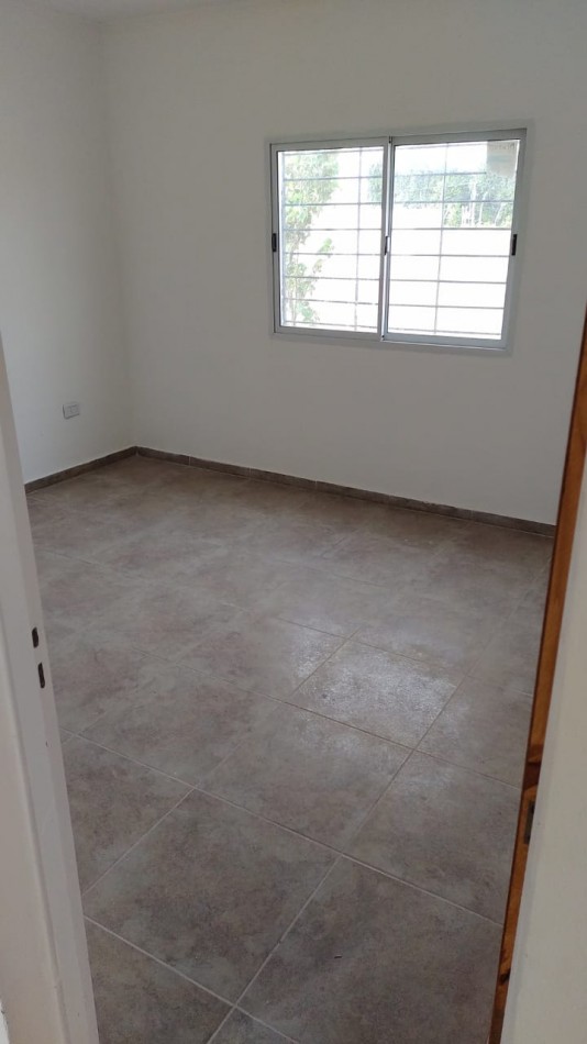 SE VENDE MODERNA CASA EN ALTOS DEL PARACAO - SE ESCUCHAN OFERTAS