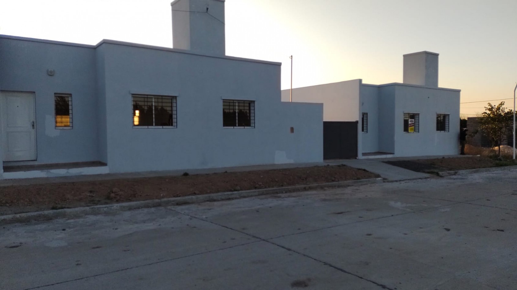 SE VENDE MODERNA CASA EN ALTOS DEL PARACAO - SE ESCUCHAN OFERTAS