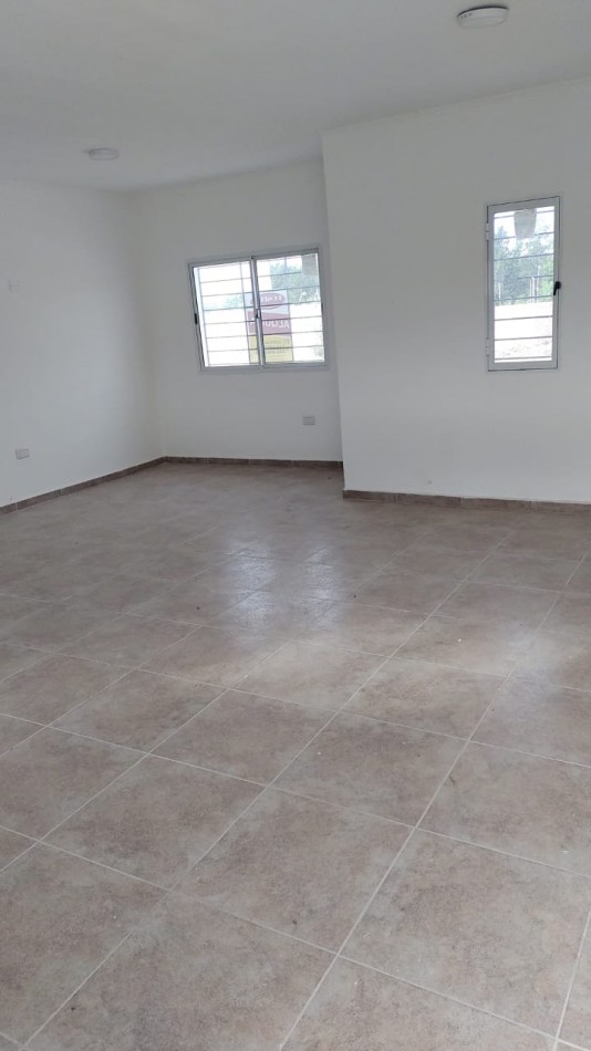 SE VENDE MODERNA CASA EN ALTOS DEL PARACAO - SE ESCUCHAN OFERTAS