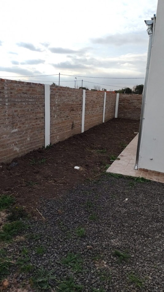 SE VENDE MODERNA CASA EN ALTOS DEL PARACAO - SE ESCUCHAN OFERTAS