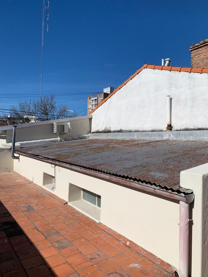 SE VENDE CASA EN CALLE DIAMANTE  Y ESPAÑA