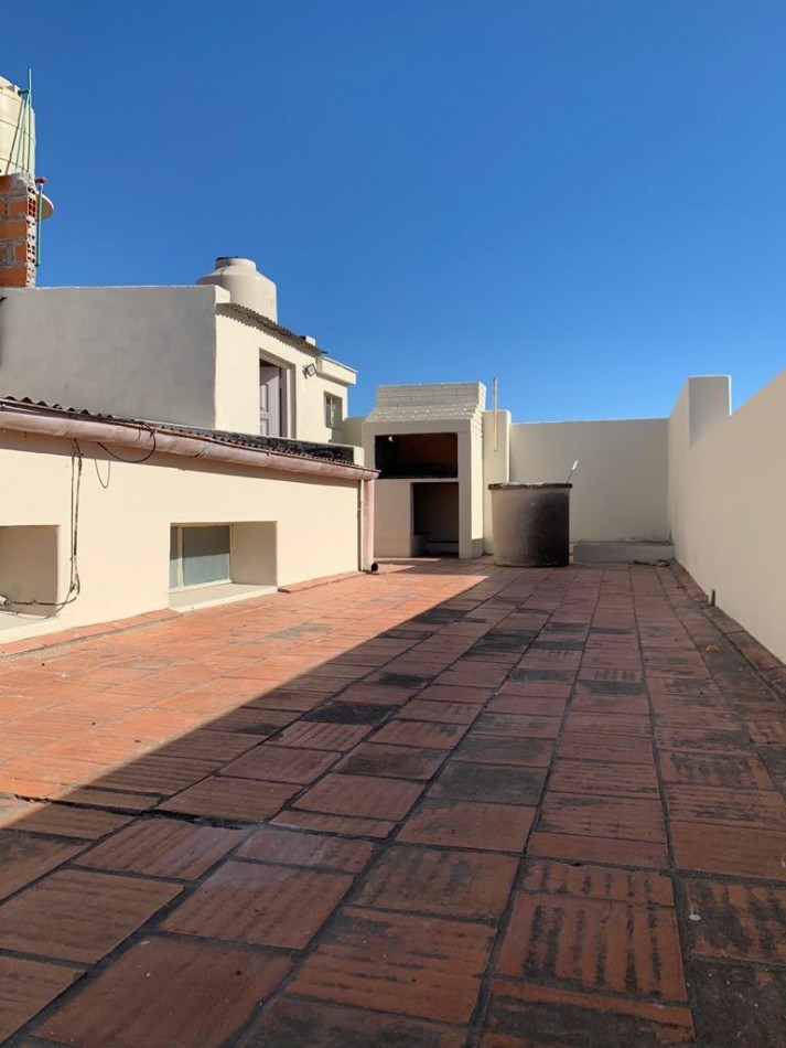 SE VENDE CASA EN CALLE DIAMANTE  Y ESPAÑA