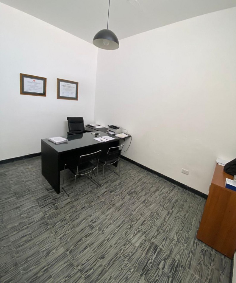 SE VENDE CASA EN CALLE DIAMANTE  Y ESPAÑA