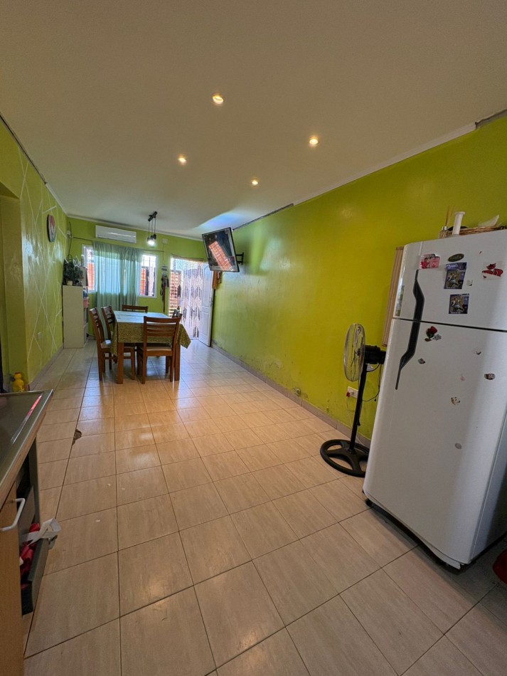 SE VENDE CASA DE DOS DORMITORIOS EN ORO VERDE - SE ESCUCHAN PROPUESTAS