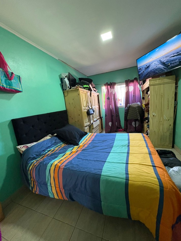 SE VENDE CASA DE DOS DORMITORIOS EN ORO VERDE - SE ESCUCHAN PROPUESTAS