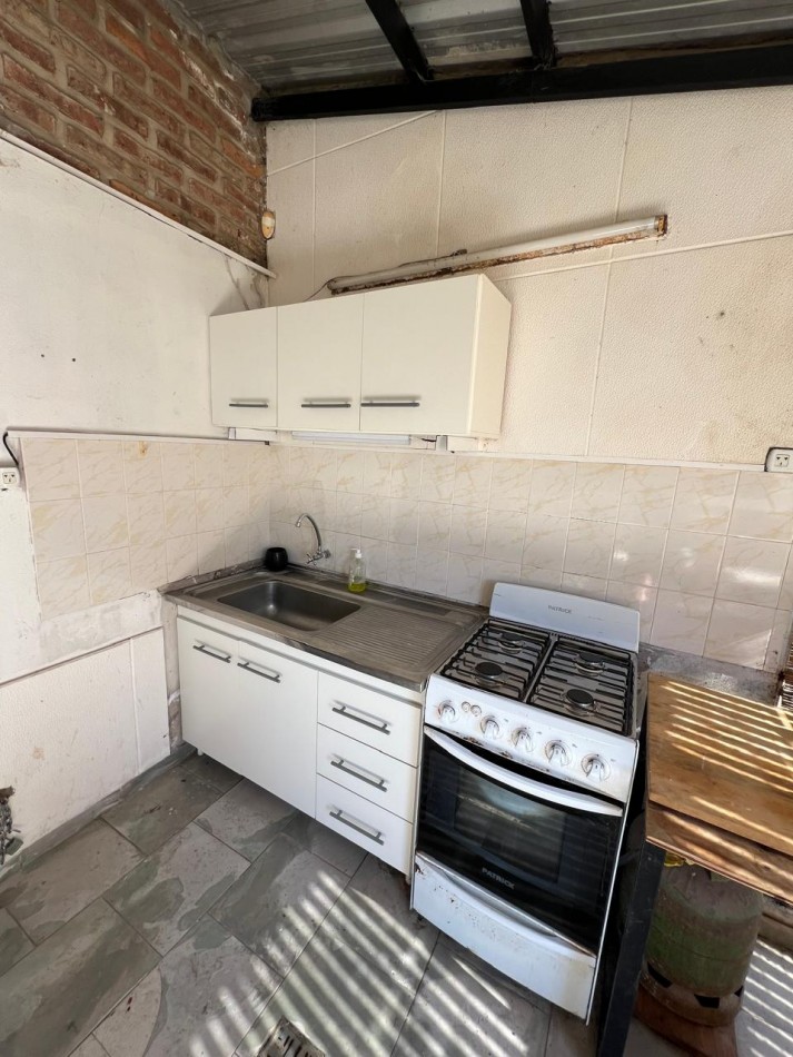 SE VENDE CASA QUINTA EN COLONIA AVELLANEDA CON PILETA E HIDROMASAJE