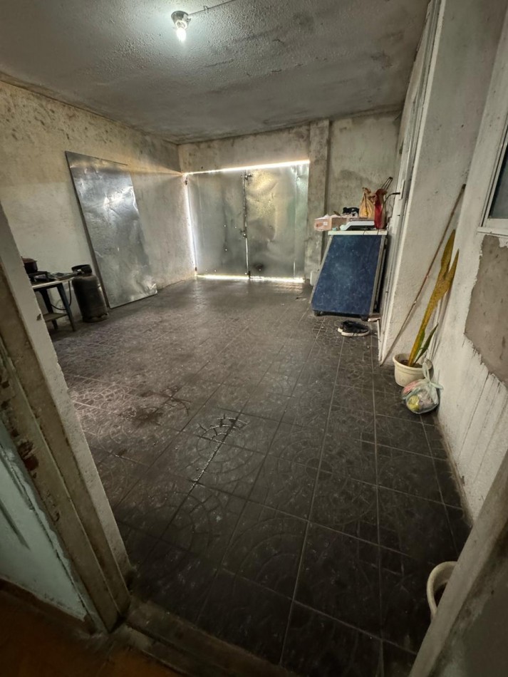 SE VENDE CASA A RECICLAR