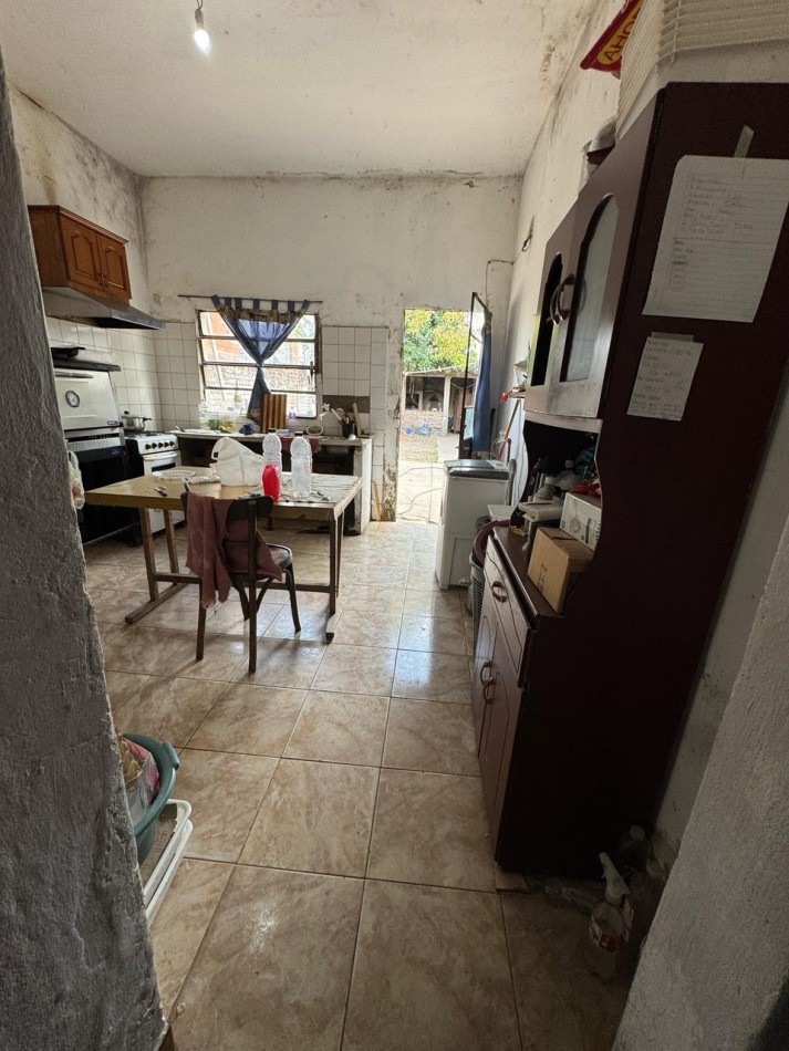 SE VENDE CASA A RECICLAR
