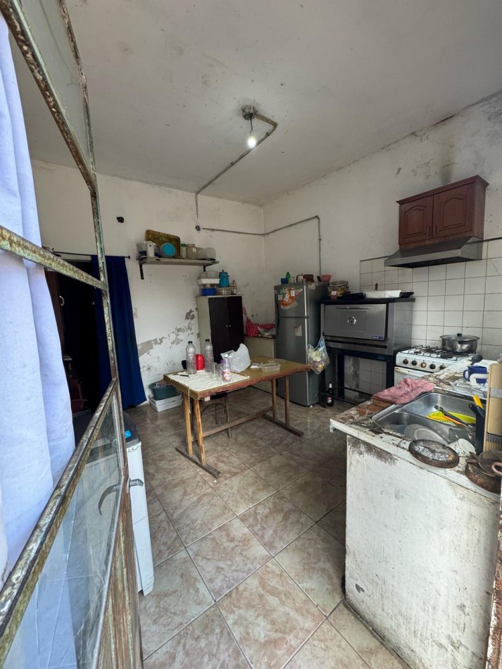 SE VENDE CASA A RECICLAR