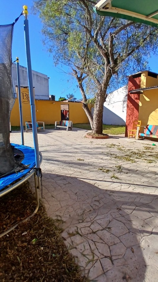SE VENDE SALON DE EVENTOS, CASA Y DEPARTAMENTO CON GARAGE