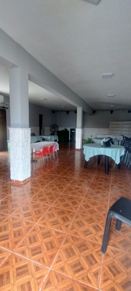 SE VENDE SALON DE EVENTOS, CASA Y DEPARTAMENTO CON GARAGE