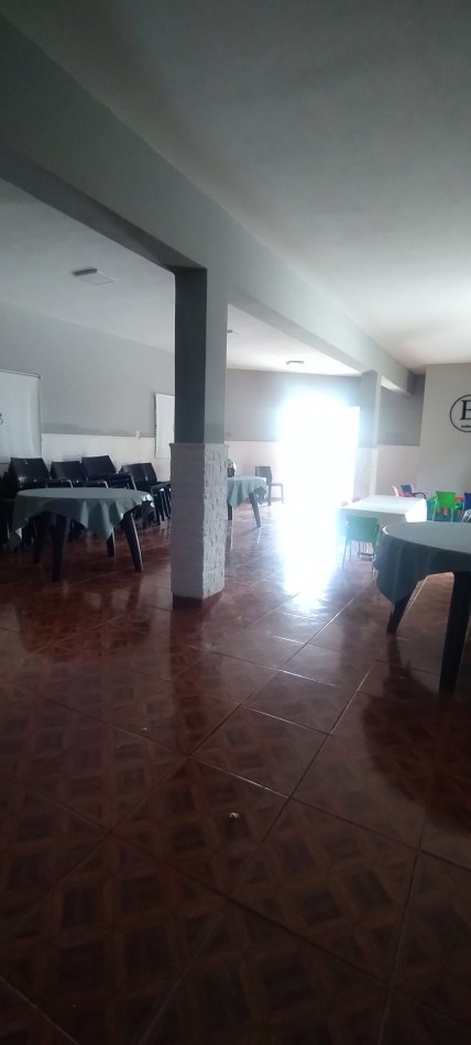 SE VENDE SALON DE EVENTOS, CASA Y DEPARTAMENTO CON GARAGE