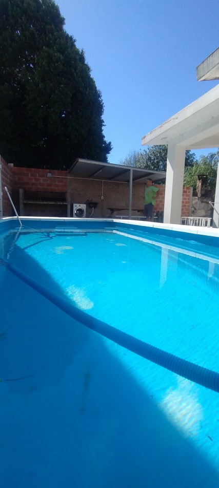 CASA EN VENTA CON PILETA EN LA PICADA, APTA CREDITO Y PERMUTA