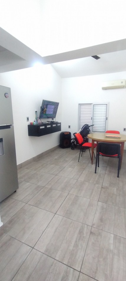 CASA EN VENTA CON PILETA EN LA PICADA, APTA CREDITO Y PERMUTA