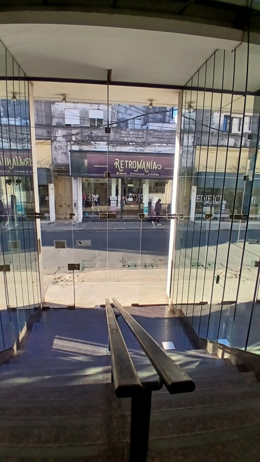 SE VENDE DEPARTAMENTO CON COCHERA PLENO CENTRO DE PARANA
