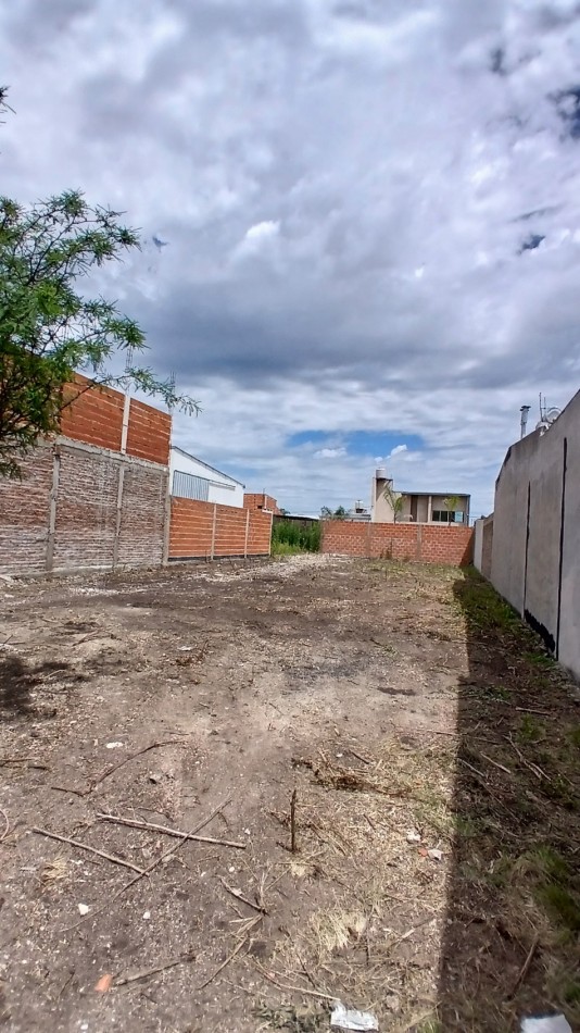 SE VENDE AMPLIO TERRENO FRENTE AL PARQUE INDUSTRIAL 