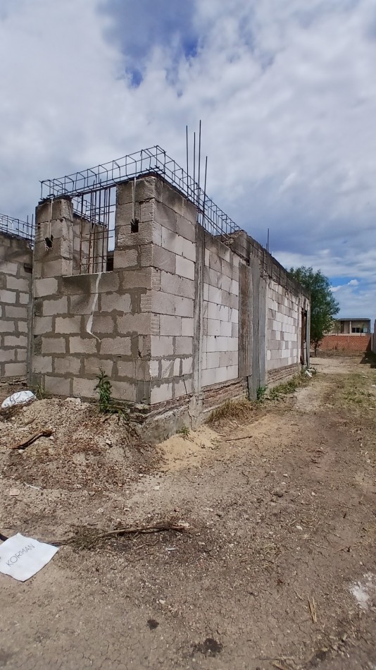 SE VENDE AMPLIO TERRENO FRENTE AL PARQUE INDUSTRIAL 