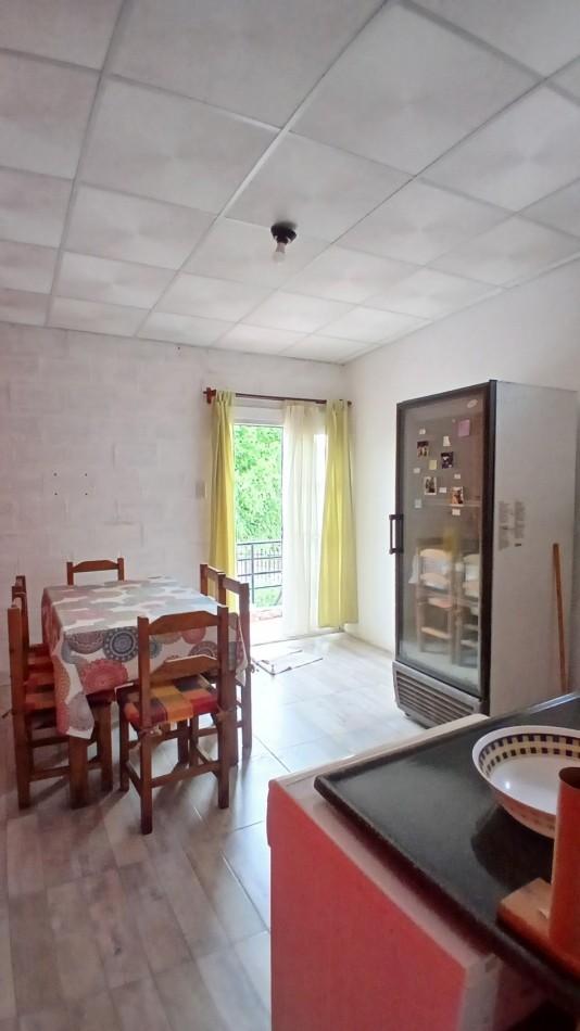 SE VENDE CASA CON DEPARTAMENTO INDEPENDIENTE EN PARANA