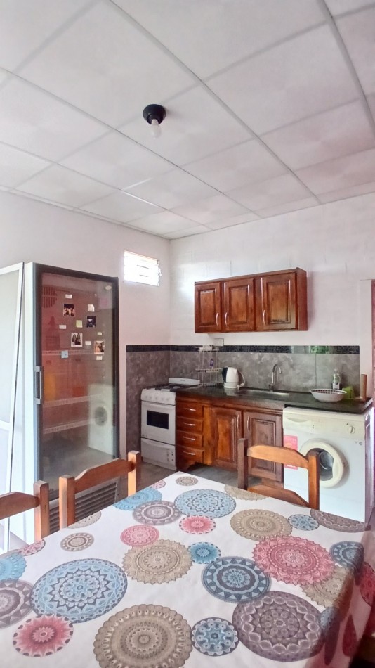 SE VENDE CASA CON DEPARTAMENTO INDEPENDIENTE EN PARANA