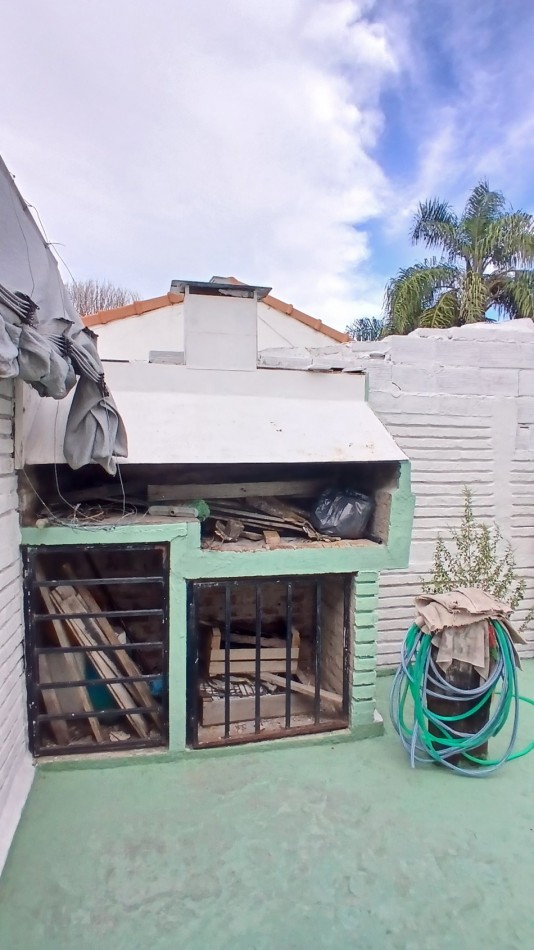 SE VENDE CASA CON DEPARTAMENTO INDEPENDIENTE EN PARANA