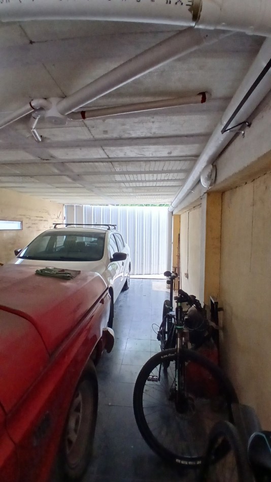 SE VENDE CASA CON DEPARTAMENTO INDEPENDIENTE EN PARANA