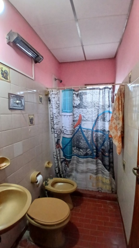 SE VENDE CASA CON DEPARTAMENTO INDEPENDIENTE EN PARANA