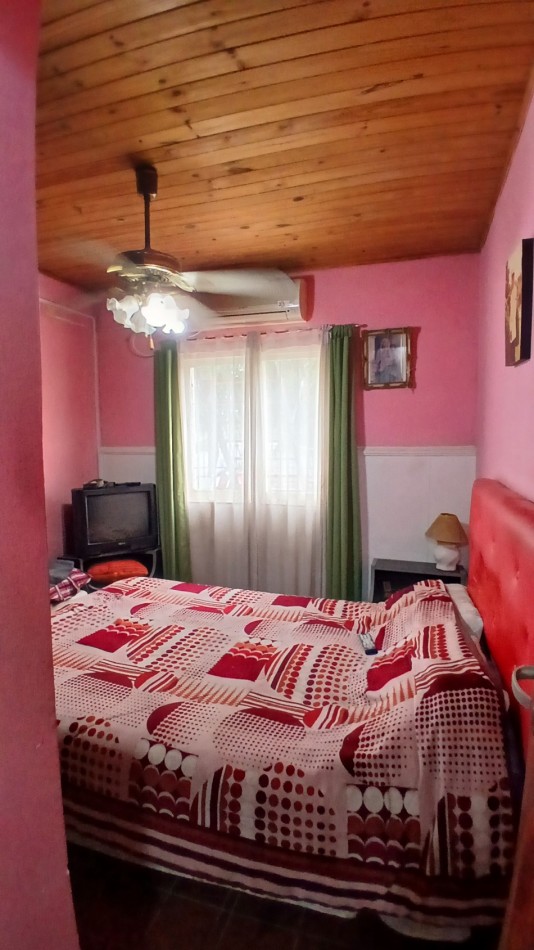 SE VENDE CASA CON DEPARTAMENTO INDEPENDIENTE EN PARANA