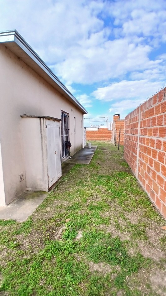 SE VENDE CASA DE DOS DORMITORIOS APTA CREDITO