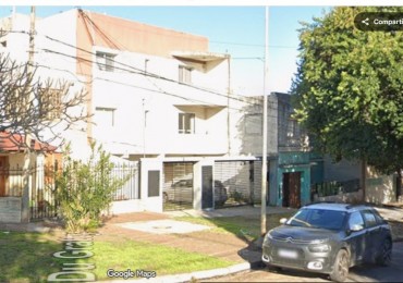 SE VENDE COCHERA 